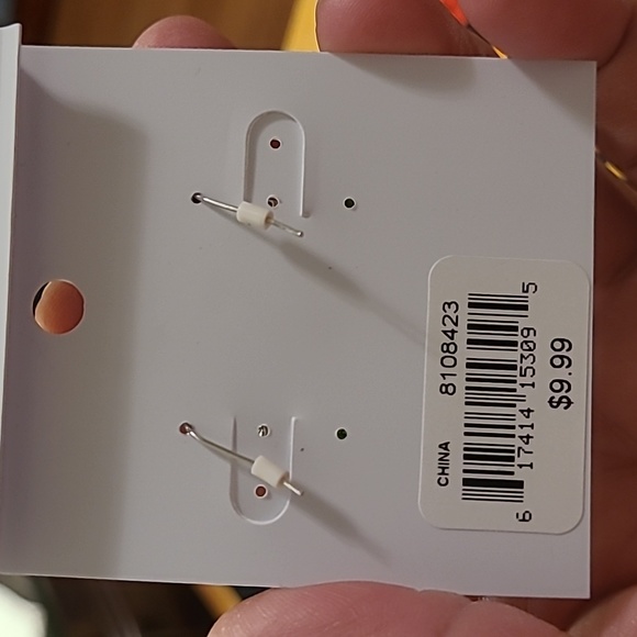 4/$20 NWT Periwinkle by Barlow Earrings - Picture 3 of 3